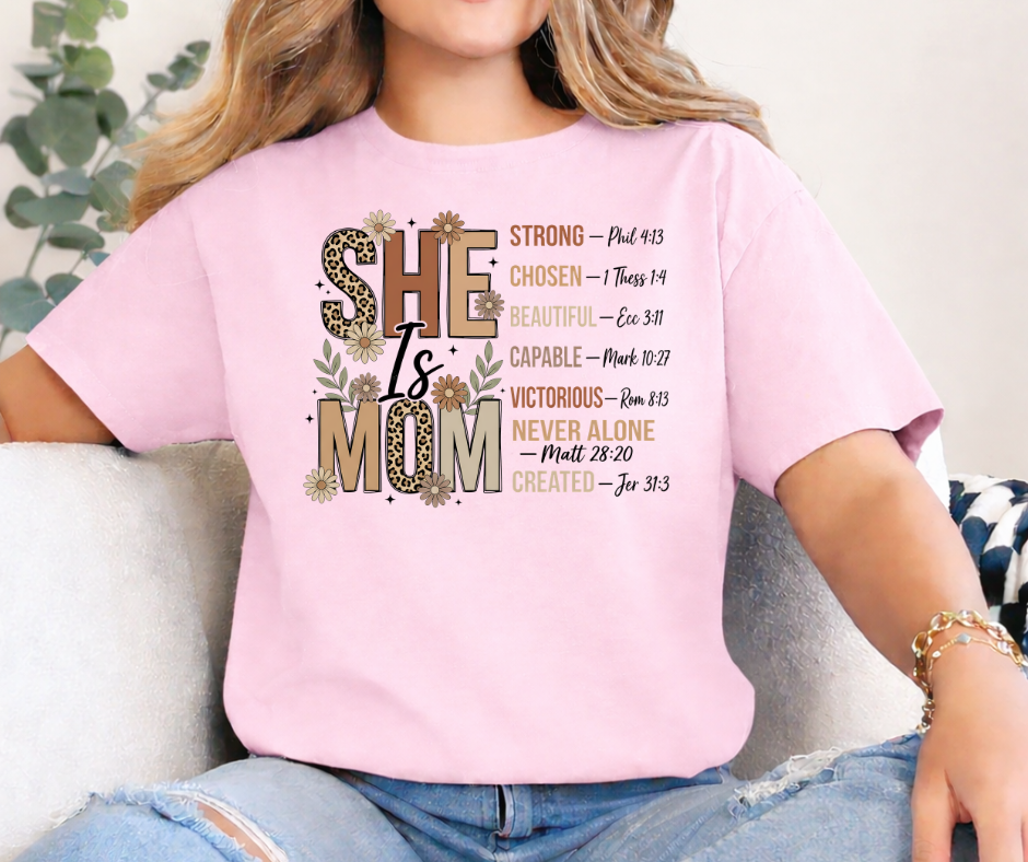 CAMISETA SHE IS MOM