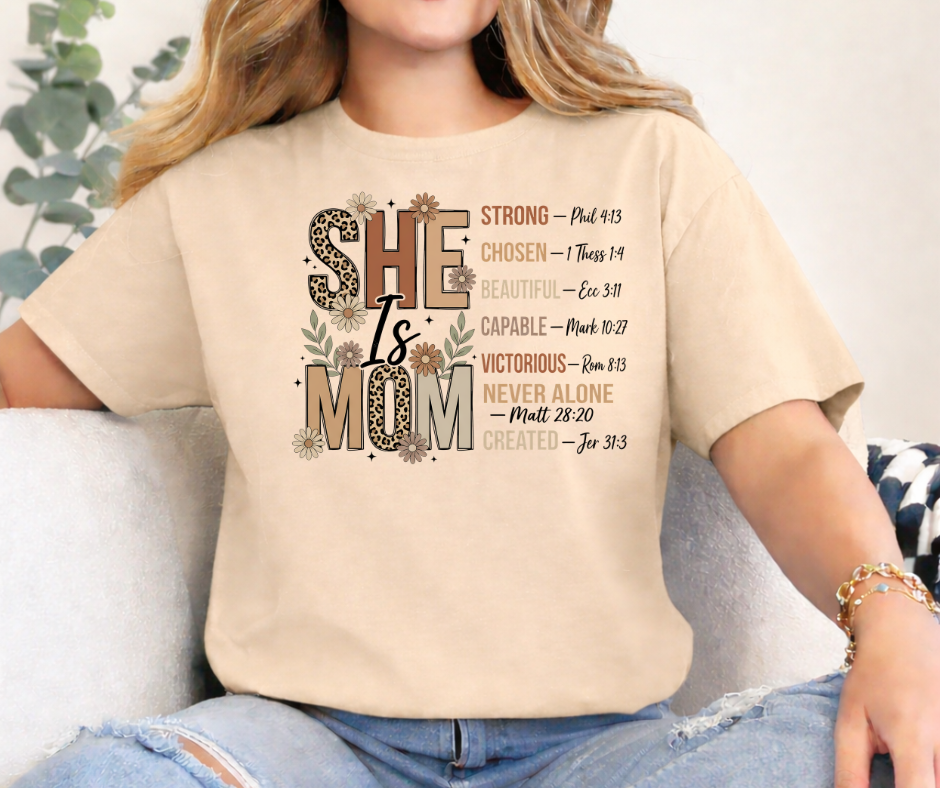 CAMISETA SHE IS MOM
