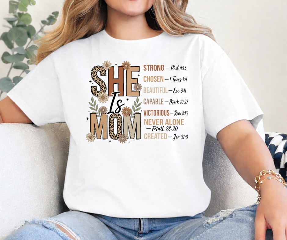 CAMISETA SHE IS MOM