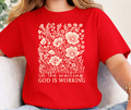 CAMISETA GOD IS WORKING